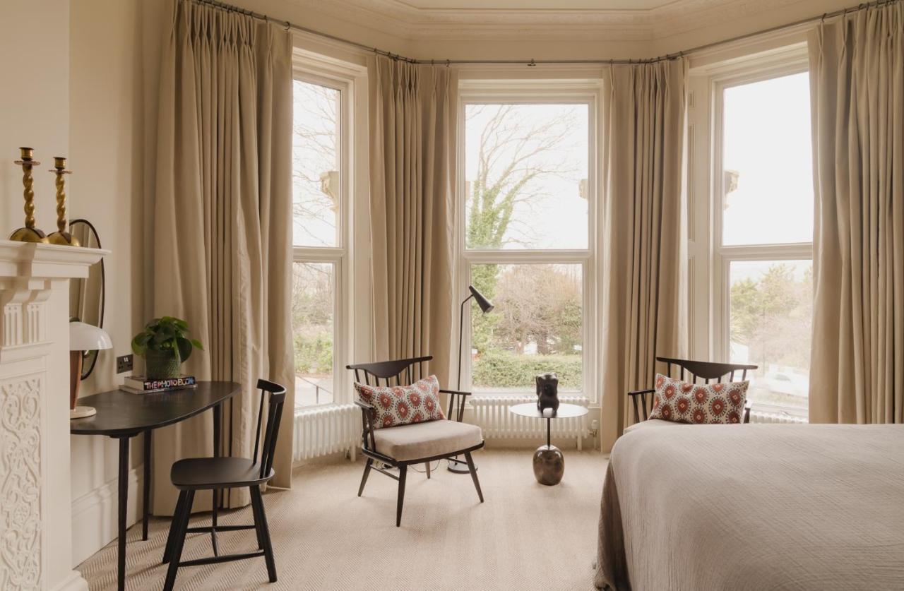 Leighton House - Boutique Guesthouse Μπαθ Εξωτερικό φωτογραφία A bedroom at the Inn