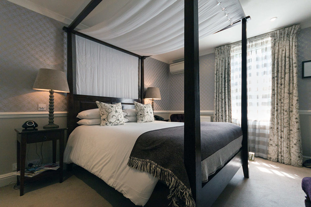 Leighton House - Boutique Guesthouse Μπαθ Εξωτερικό φωτογραφία A bedroom at The Mitre